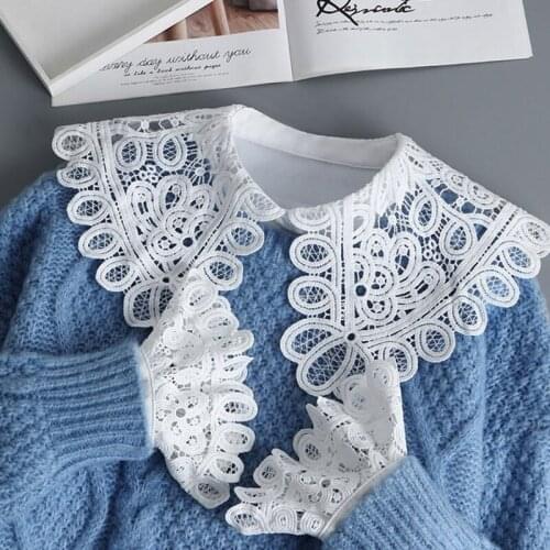 Women 2Pcs Large Lapel False Collar with Fake Sleeve Wristband Set Hollow Out Lace Detachable Half Shirt Horn Cuffs