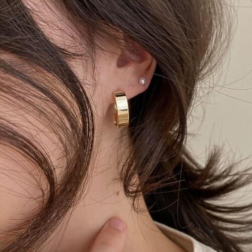 New Trend 2021 Japanese Metal Gold Earrings For Women Fashion Jewelry Big Hook Shaped Piercing Ear Jewellery Gifts