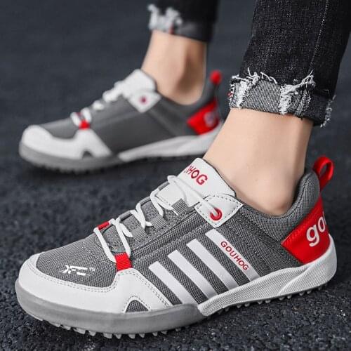 2021 New Breathable Running Sneakers Mens Trend Shoes Soft Soles Young Students Mens Single Shoes