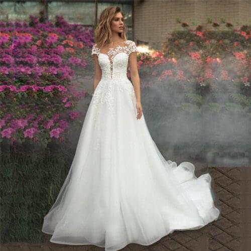 Vestidos De Mariage Scoop Short Sleeves Women Wedding Dresses Lace Appliques Garden Bridal Gowns 2021 Buttons Bride Wear