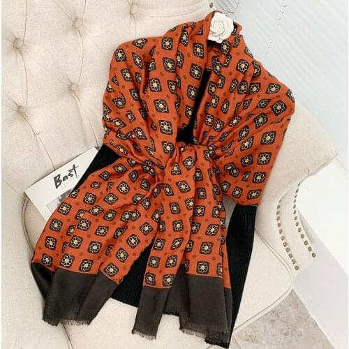 2021 Brand Autumn and Winter Womens Beach Shawl Wool 15% Scarf Ladies Fashion Scarf Headscarf Pashmina Headscarf Silencer