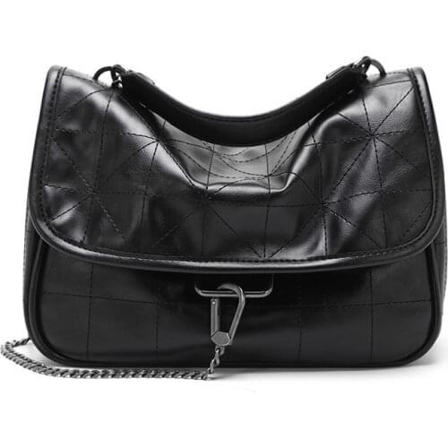 The New 2020 Black Rock Soft One-shoulder Baguette Stiletto Bag Linge Chain Stray Ladies Bag Messenger Bags Fashionable Purses