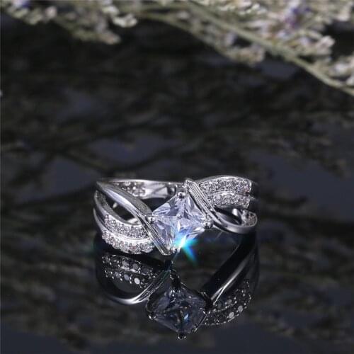 Exquisite Atmosphere Inlaid Square Zircon Ring Personality Charm Gift Mens and Womens Fashion Creative Jewelry Wholesale