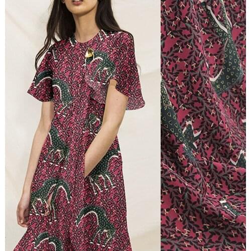 140CM 16MM Giraffe Print Thin Purple Red Crepe De Chine Fabric for Summer Dress Skirt Shirt Scarf Pants J139