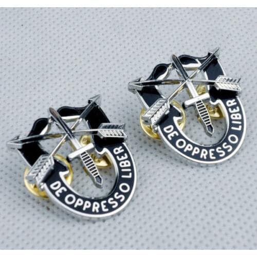 PAIR US SPECIAL FORCES SF HAT PIN MOTTO METAL BADGE DE OPPRESSO LIBE