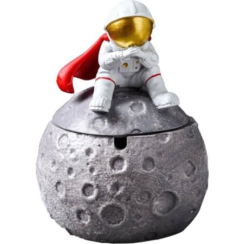 2020 New Cartoon Astronaut Ashtray Space Dream Series Home Decoration Accessories Planet Astronaut Ornaments Ashtray