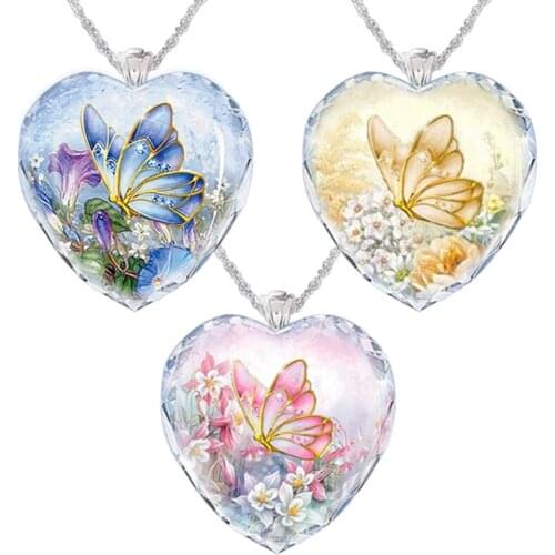 Crystal Butterfly Heart Jewelry Necklace Beautiful and Mysterious Butterfly Pendant Heart Necklace Jewerly Gift For Girlfriend