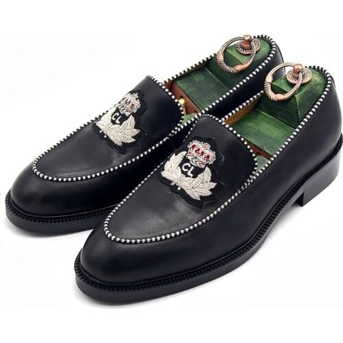 Hot Embroidery Black Men Shoes Slip on Genuine Leather Casual Shoes Loafers Mens Shoes High Quality Shoes for men