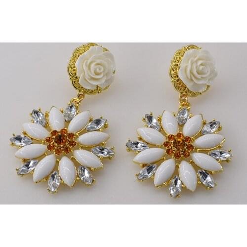 European And American Baroque Exaggerated Flower Pearl Earrings French Retro Fashion Elegant Sweet Cute Ear Jewelry Female