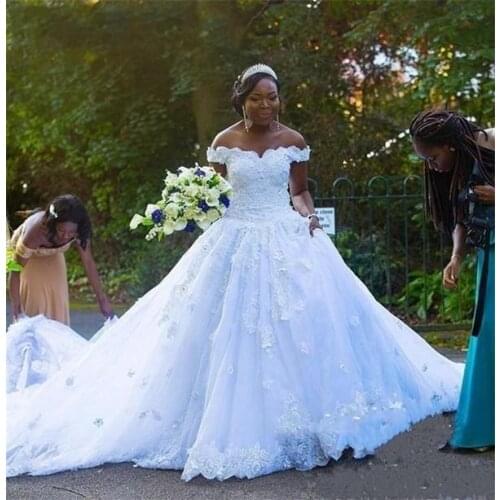 African Country Wedding Dresses A Line Off Shoulder Lace Applique Bridal Gowns Sweep Train Backless Plus Size Wedding Gowns