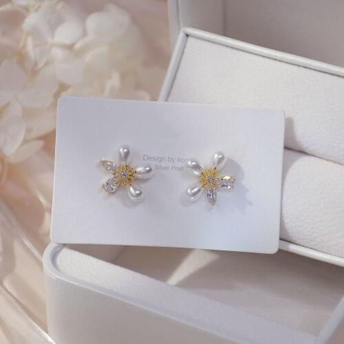 14k Real Gold Plated Fashion Jewelery Crystal Pearl Flower Exquisite Stud Earrings for Woman Holiday Party Elegant Earring