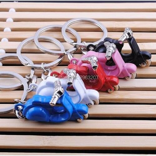 200pcs Zinc Alloy Mini Scooter Model Keychains Metal Motor Keyrings Wedding Birthday Party Favor And Gifts ZA6923
