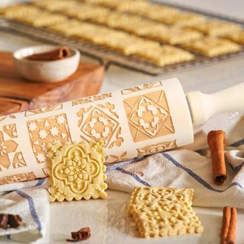 Christmas Embossing Rolling Pin Baking Cookies Noodle Biscuit Fondant Cake Dough Engraved Roller snowflake Wooden Rolling Pin