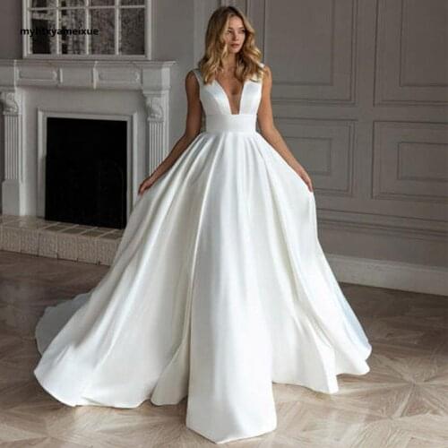 Pure white satin sexy v-neck open back simple bridal wedding dress with big bow and A-line sleeveless shoulders2020VestidosDress