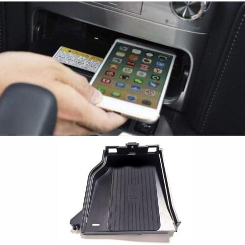 For Toyota Land Cruiser 2016-2020 15w fast charging car QI wireless charger phone charger charging plate phone holder for iPhone