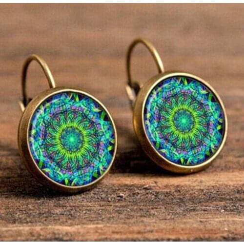 Hot Selling Kaleidoscope Henna Flower Stud Earrings For Women Vintage Charm Glass Cabochon Ear Studs Kolczyki Jewelry