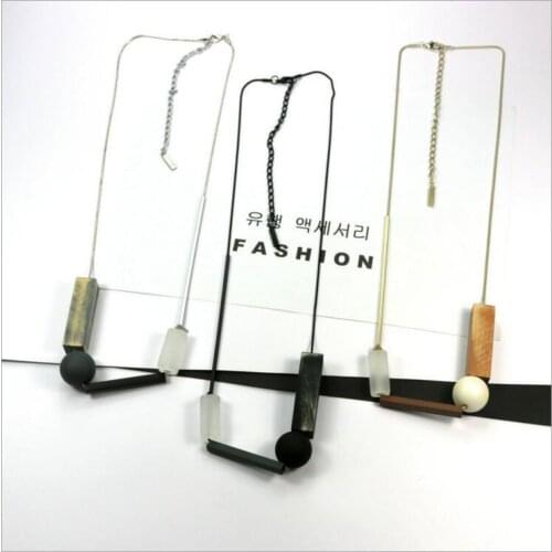 New Personality Woman Necklace Modern Geometric Wood Necklaces Ball Long Chain Vintage Style Fashion Accessories Jewelry