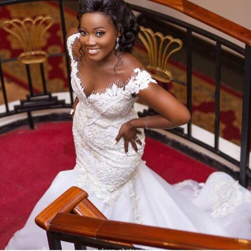 Plus Size Arabic Luxurious Lace Beaded Wedding Dresses Sheer Neck Mermaid Bridal Dresses Vintage Wedding Gowns