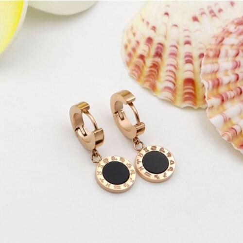 Hot Buckle Twelve Constellations Black And White Shell Earrings Female Titanium Steel Colour Rose Gold Anti-Allergic Earring