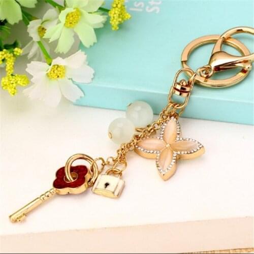 Crystal Key Chain Rhinestone Clover Car Key ring Female Creative Cute Flower Bag Pendant Key Chain keychain