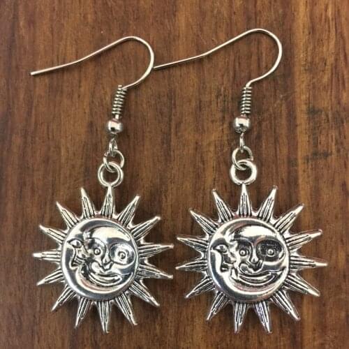 Retro creative sun and moon pendant earrings religious jewelry gifts ladies fashion cute earrings pendant souvenirs