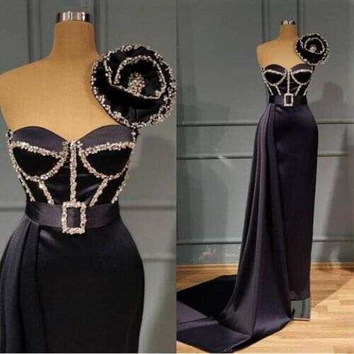 Crystals Beaded Black Satin Evening Gowns Sexy One Shoulder Sweetheart Prom Dresses With Belt Sweep Train Robe De Soiree