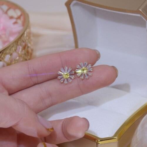 S925 Silver Needle Exquisite Bling Crystal Daisy Earrings for Women Cubic Zirconia Charming Flower Stud Earring Wedding Jewelry