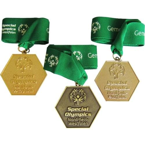 Manufacturer custom diamond medal electroplating paint square medal k20041