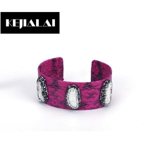 KEJIALAI Pattern Leather Bangle for Unisex Snakeskin Genius Fish Leather Fresh Water Pearl Chaems with Rhinestone Fashion Gift