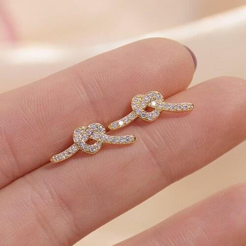 Ins Hot Sale Design Staggered Heart Earring for Women Romantic Cute Micro Inlaid Zirconia Stud Earrings for Bridal Accessories