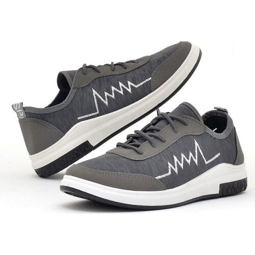 Tidal current Men Sports Shoes Breathable Lightweight Men Flat Travel Shoes Canvas Allmatch Lightning Skateboarding Shoes