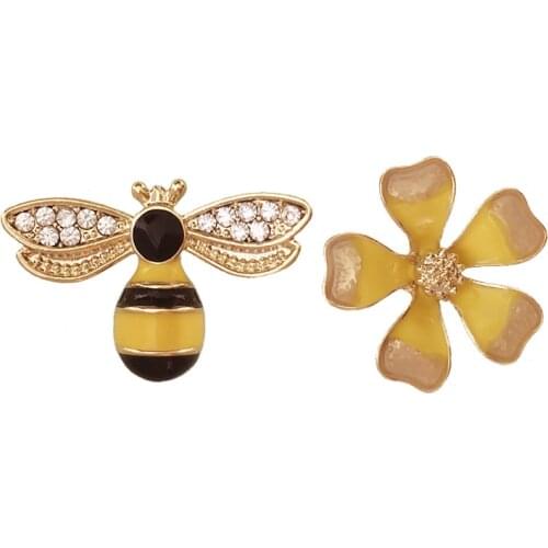 New Cute Flower Bee Asymmetric Zircon Earrings Wholesale Fashion Jewelry Punk Ear Stud for Women Girls Gift