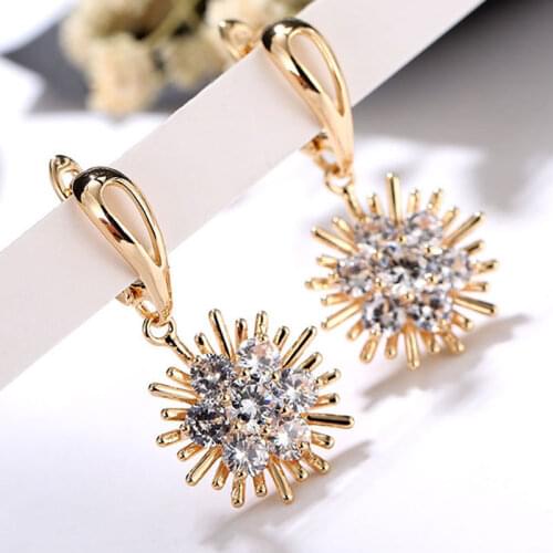 HUAMI Ins Hot Sale 18k Gold Stud Earrings for Women Fashion Exaggeration Flower Christmas Decoration Gift Oorbellen Goud
