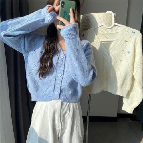 Womens Knitted Cardigan Lovely Flowers Embroidery Blue Rhomboid Long Sleeves Loose Sweater Wholesale Fashion Lady Clothing