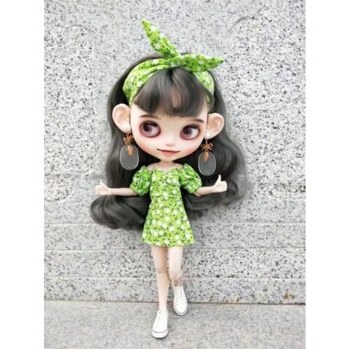 Blythes doll dress fits well with the new 1/6 fashion green strapless dress + bow hair trim small fresh or yellow floral dress