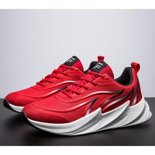 2021 Hot Sale Light Breathable Men Running Shoes Training Shark Flame Sneakers for Men Outdoor Comfortable Red Sports Shoes Man