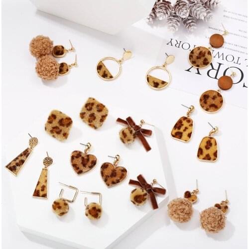 Fashion Creative Retro Khaki Leopard Plush Long Earrings Geometric Heart Ball Pendant Ear Drop Chic Earrings Women Jewelry