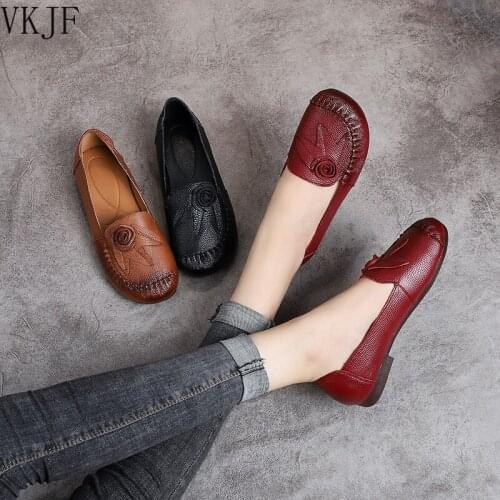 2021 Autumn New National Style Leather Single Shoes Female Flat Bottom Soft Bottom Shallow Mouth Middle-aged and Old Mother Shoe
