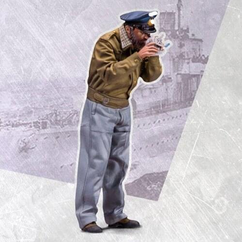 1/35 WARRANT OFFICER 2, Resin Model figure Soldier GK, World War II military theme, Unassembled and unpainted kit