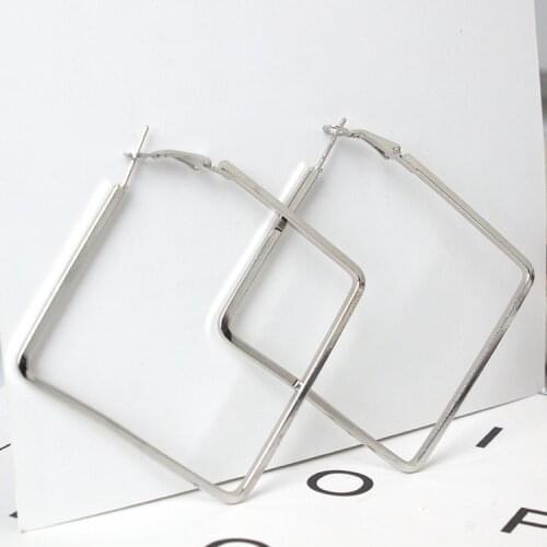 Gusi Hayat A Wholesale Distribution 1 Pair Of Large Square Smooth Smooth Large Earrings Pure Square Earrings Charming Brincos