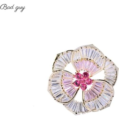 Hand Inlay AAA Zicon Pin for Womens Red Flower Shape Brooches Clothes Scarf Buckle Garment Accessories Fine Jewelry Gem Gifts