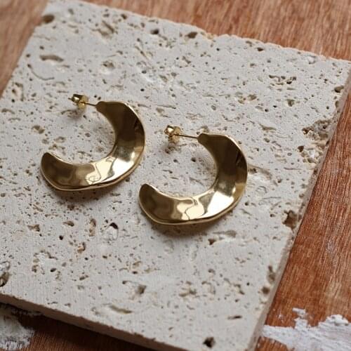 Uneven Horn CC Shape 18k Gold Plated Earring for Girls Stainless Steel Stud Earrings for Women 2021 Vintage Female Jewelry Date