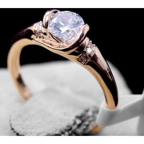 1pc Rose gold Cute Female Big Crystal White Zircon Stone Ring Wedding Rings For Women Romantic Love Engagement Ring