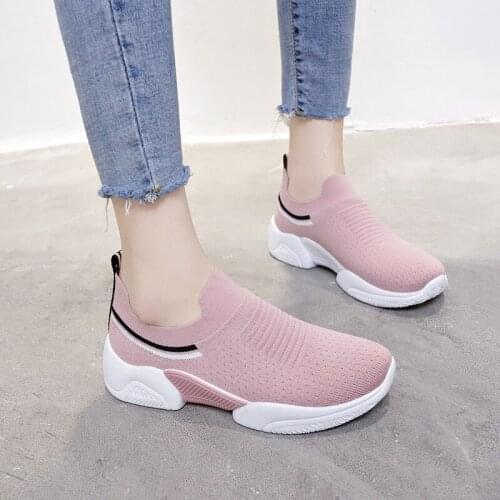 Fashion Flat Shoes Women 2020 New Soft Breathable Sneakers Mesh Casual Platform Loafers Ladies Solid Slip-On Round Toe Shoes