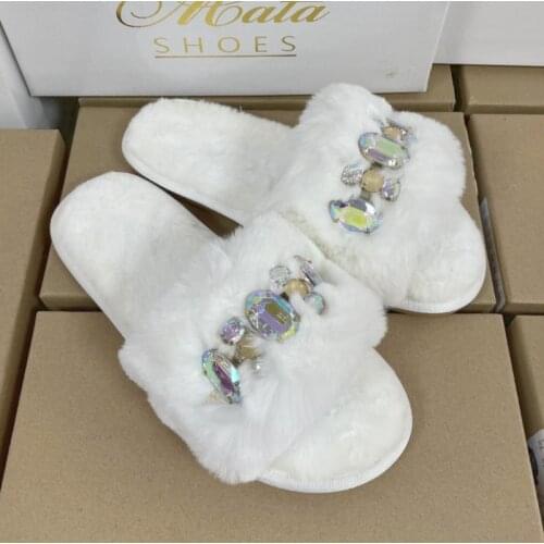 Big Size Women Winter Furry Slippers Cross Straps Home Warm Shoes Faux Fur Indoor Soft Flat Shoes Diamond Fashion Female Slides