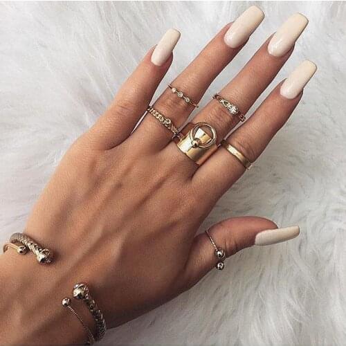 6 Pcs/ Set Vintage Hollow Heart Bead Geometric Pendant Crystal Gold Ring Set Female Personality Knuckle Ring Simple Jewelry Gift