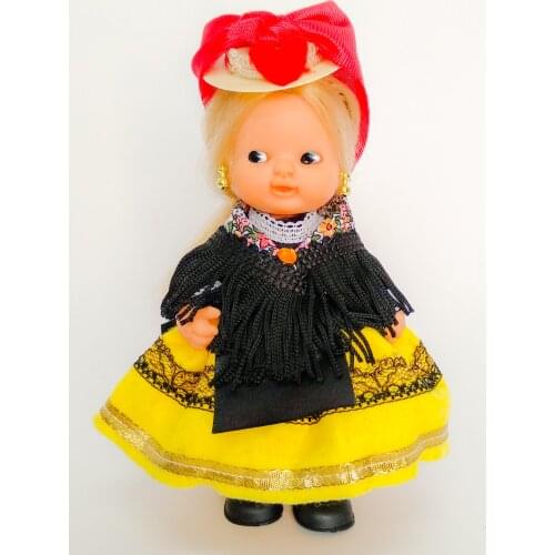 Dress and accessories Abulense Ávila for doll Barriguitass famous, doll not included manufactured in Spain gift collection