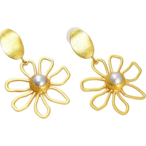 GG Jewelry White Pearl gold plated Flower Earrings