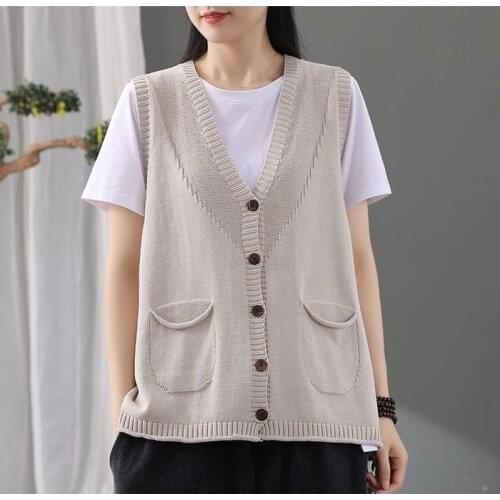 Retro knitted vest women 2021 spring and autumn fashion new loose sleeveless v-neck solid color cardigan sweater outer jacket