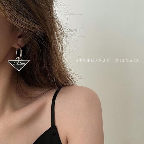 2021 New Arrival Korean Fashion Jewelry Woman Gift Letter Triangle Drop Earring Cool Wholesale